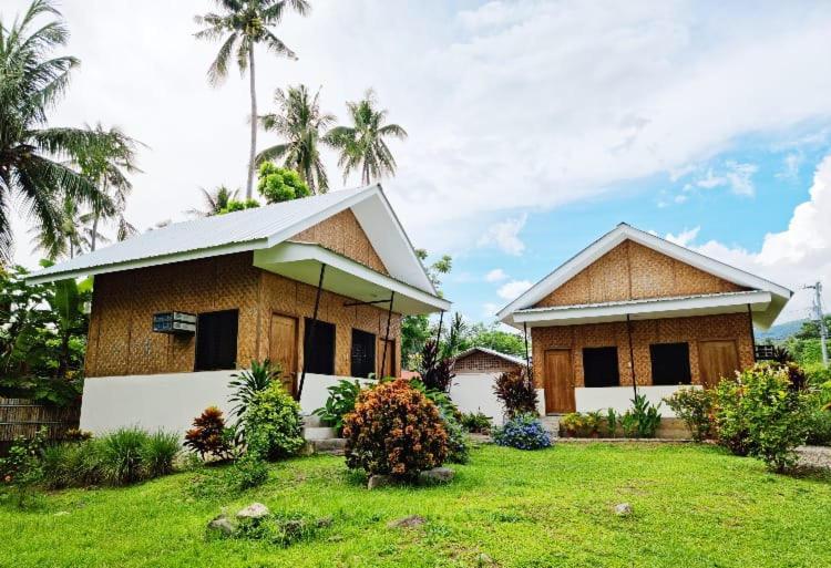 Bahandi Beach Lodge Mambajao Extérieur photo